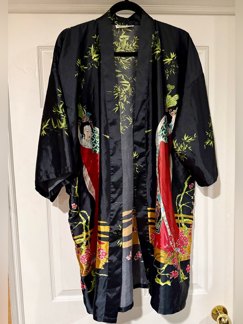 Black Floral Silk-Feel Kimono Jacket - Black & Red